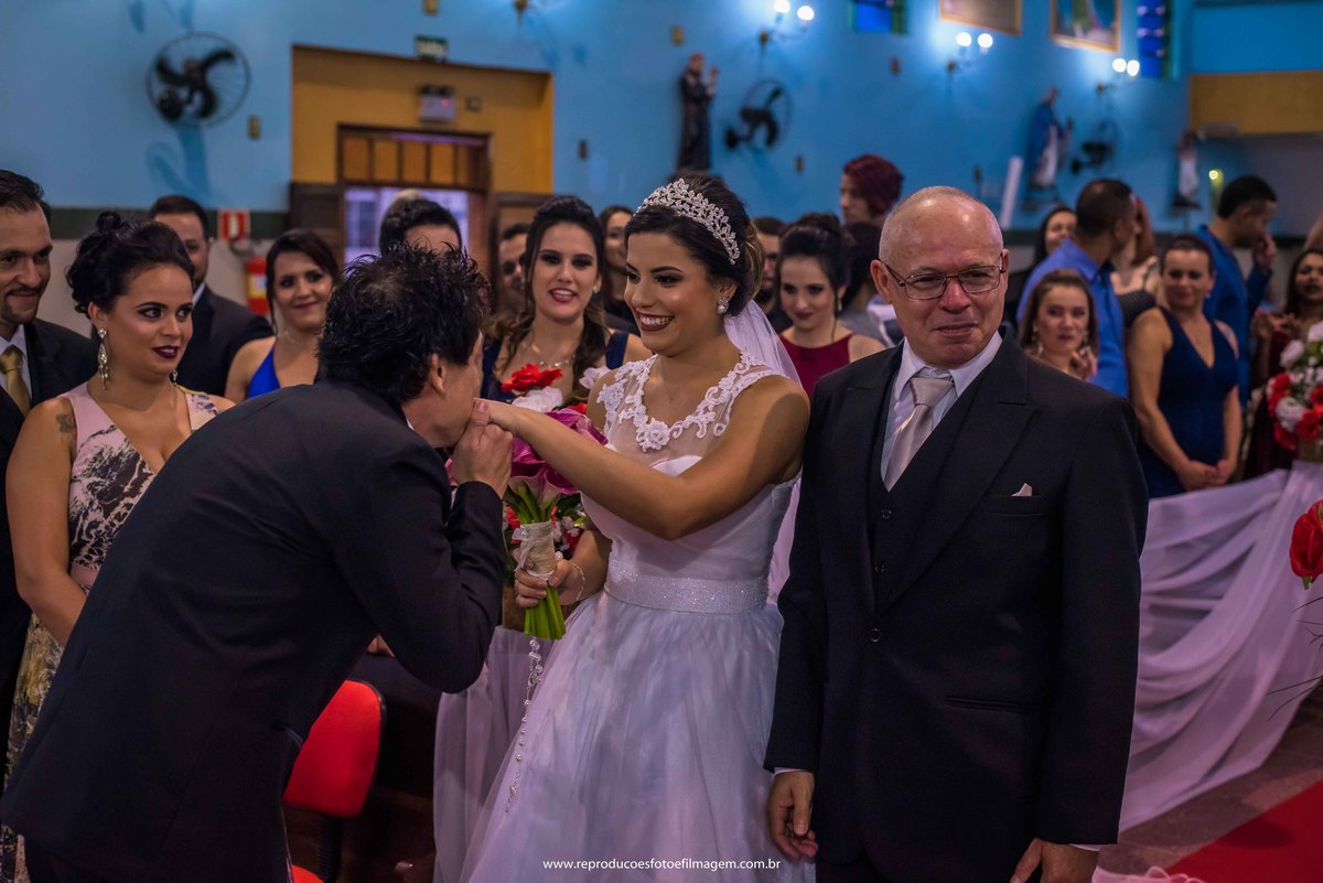 Noivo Recebendo a noiva