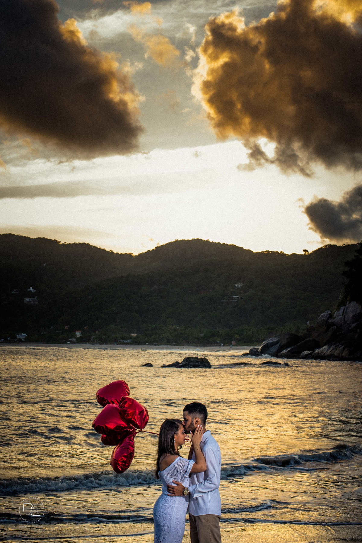 Pre casamento #precasamento Pre wedding #prewedding #ensaionapraia #preweddingnapraia Ensaio na Praia Casal na praia  #pordosol Por do Sol 