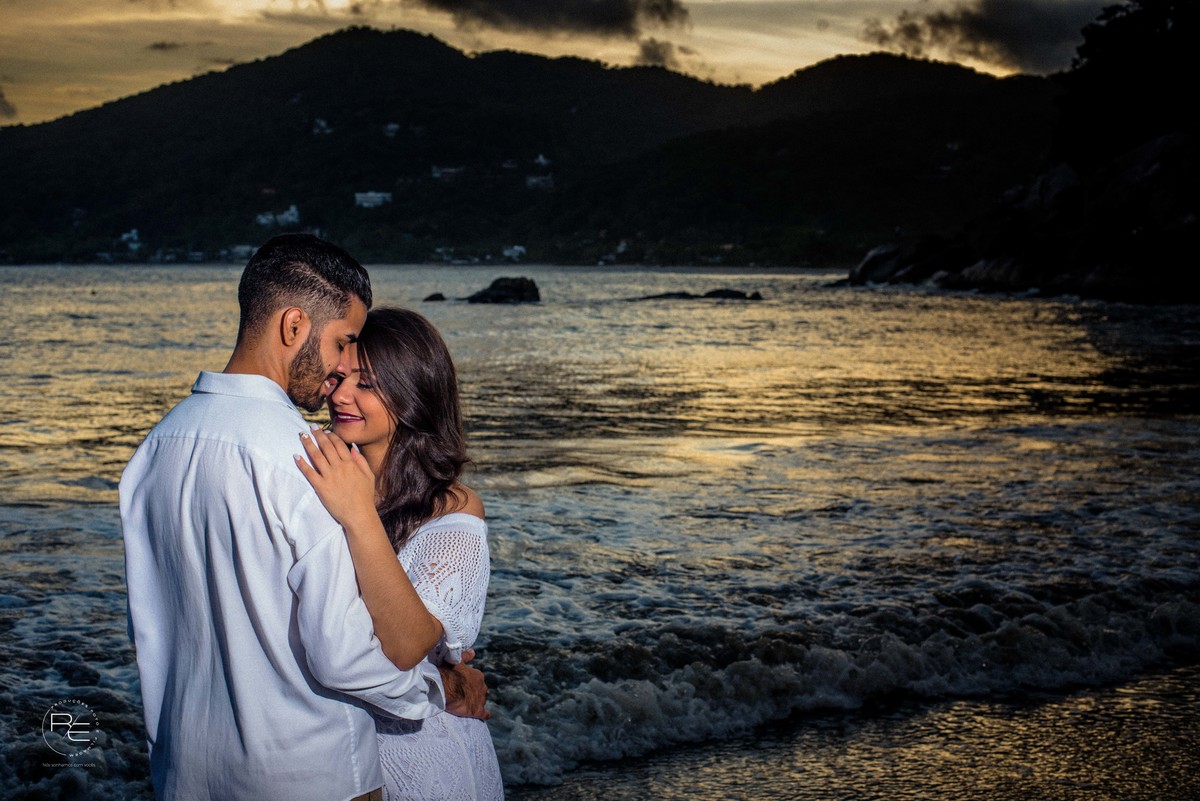 Pre casamento #precasamento Pre wedding #prewedding #ensaionapraia #preweddingnapraia Ensaio na Praia Casal na praia  #pordosol Por do Sol 