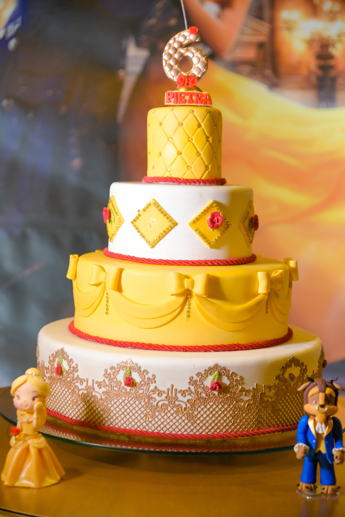 BOLO TEMATICO BELA E A FERA