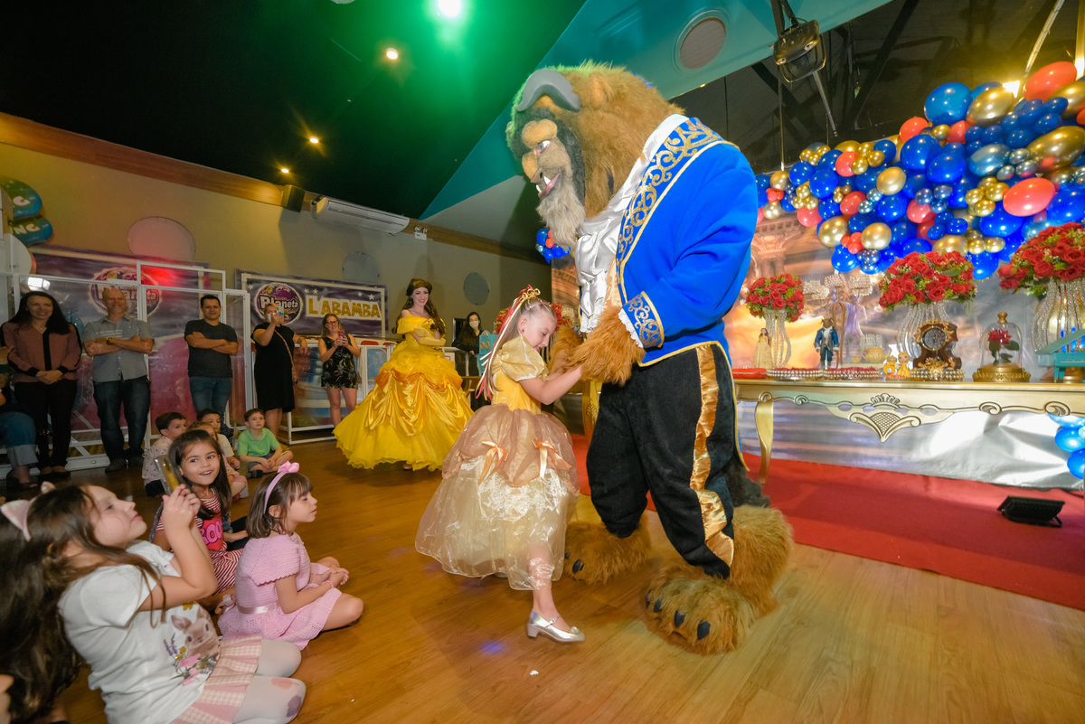 SHOW FESTA INFANTIL COM PERSONAGEM VIVO