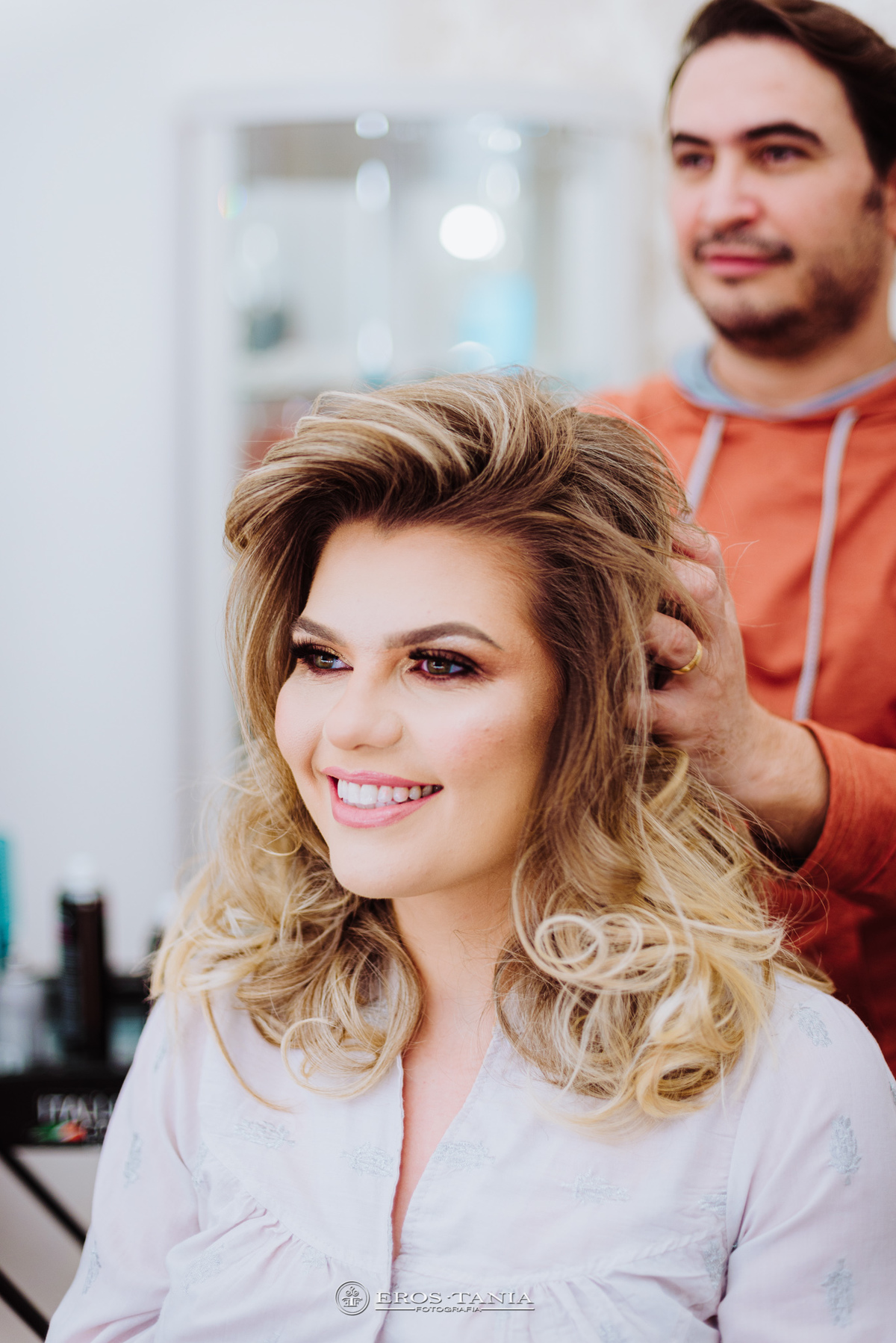 foto de maquiagem e penteado noiva