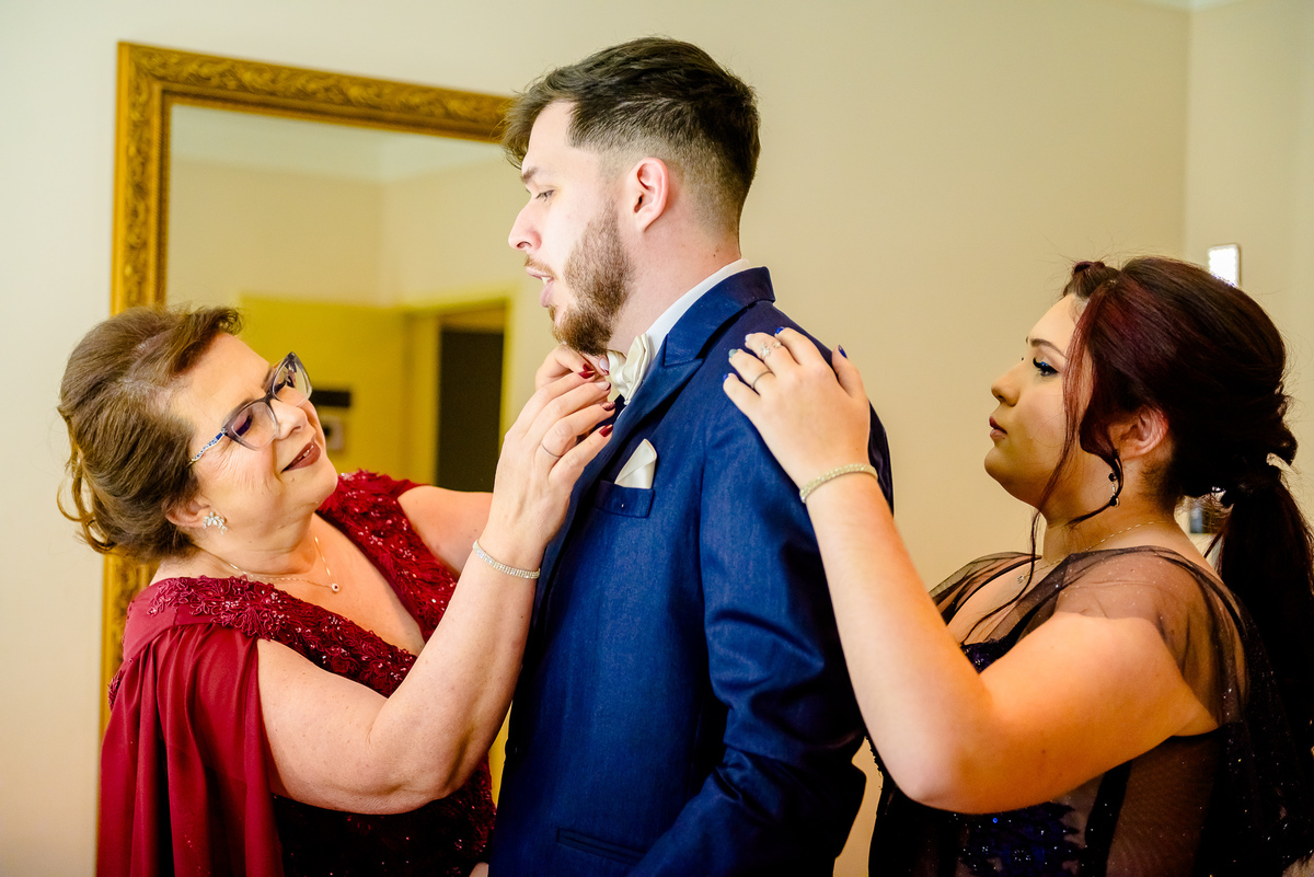 fotografia de making of noivo