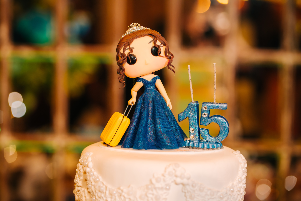 topo bolo personalizado 15 anos