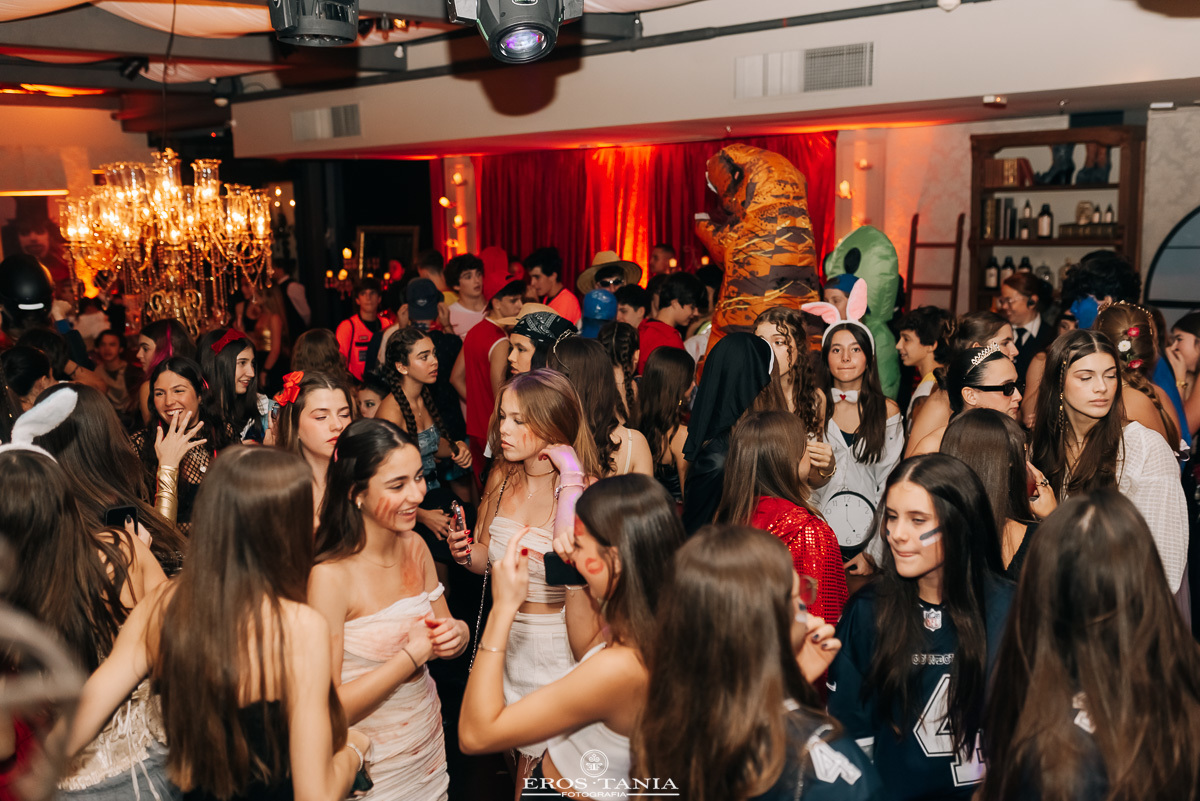 festa a fantasia de 15 anos