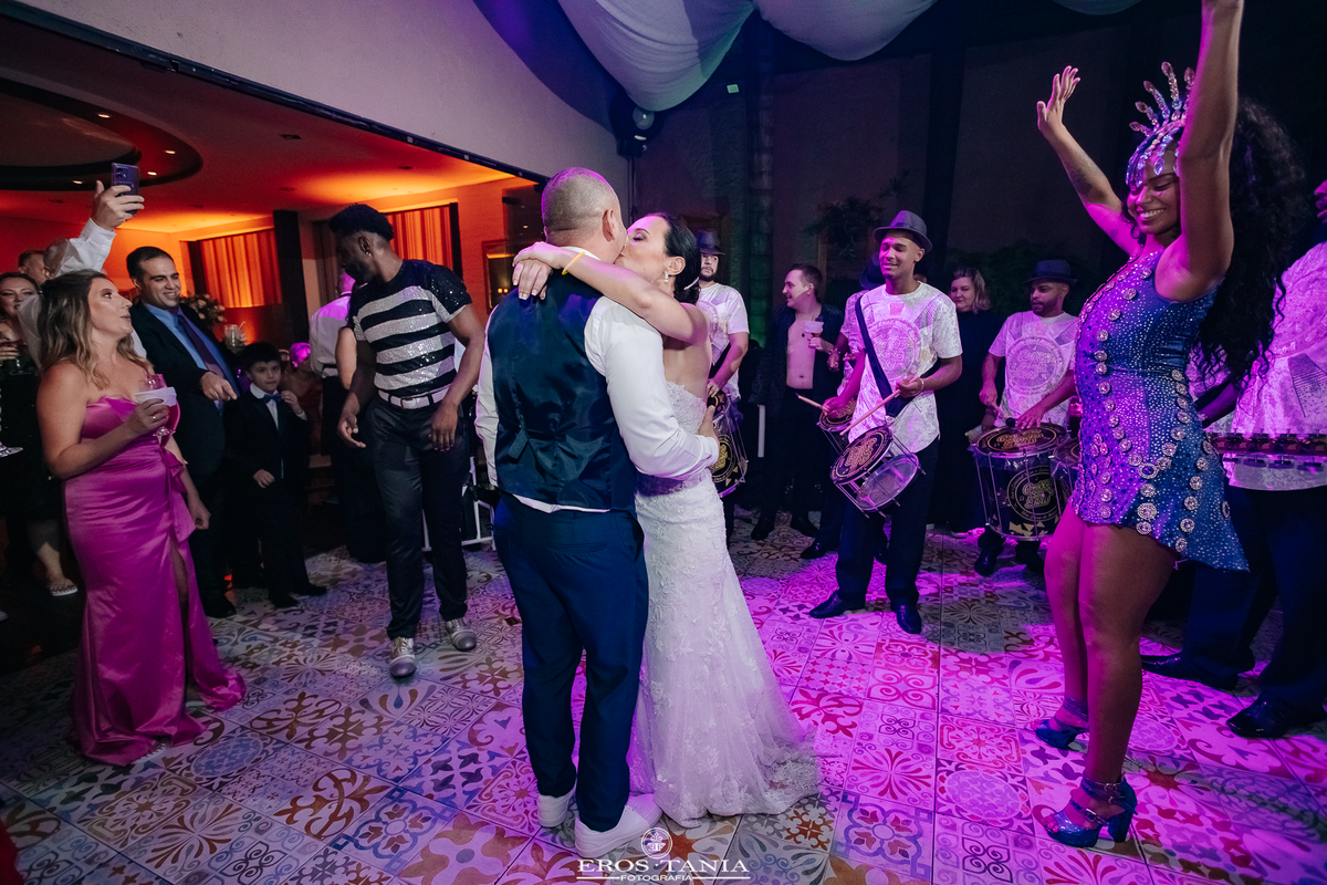 escola de samba no casamento