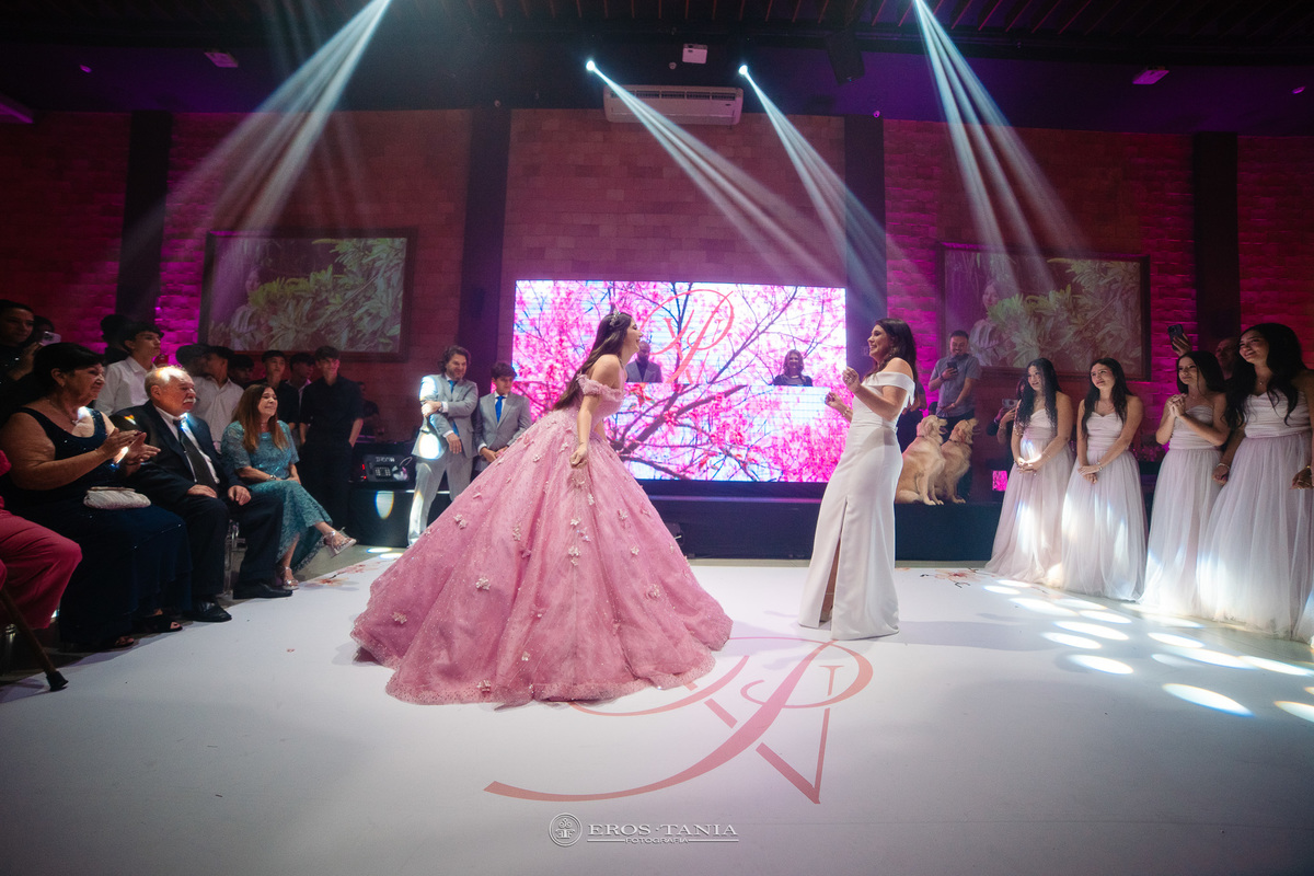 valsa debutante com mãe