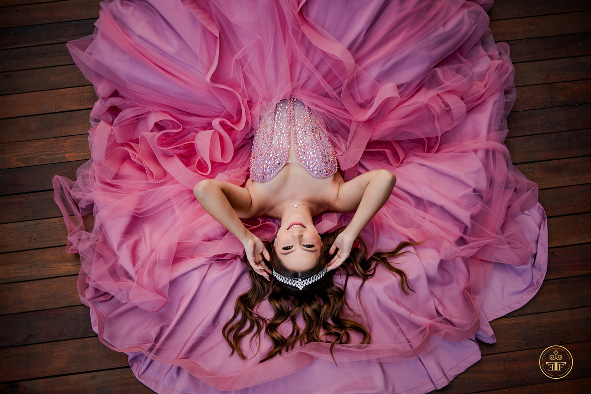 ensaio fotografico com vestido de 15 anos