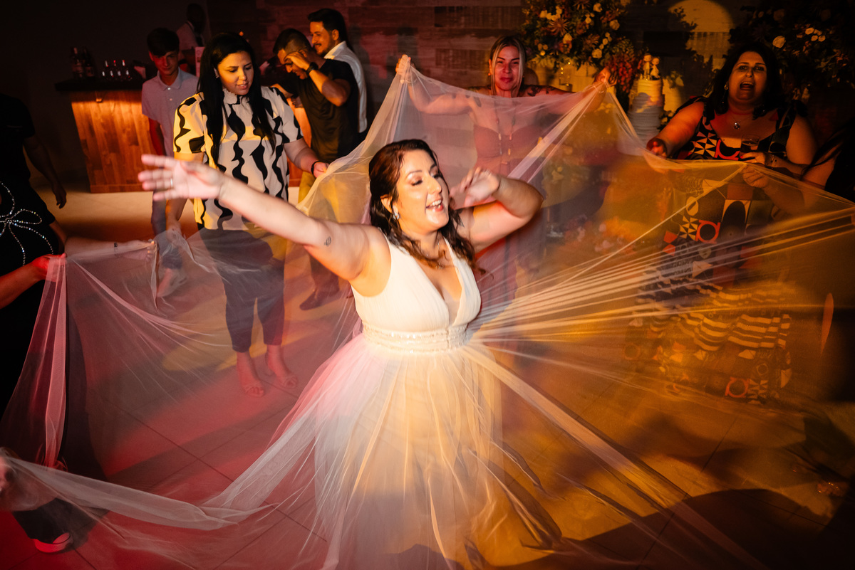 noiva na pista de dança 