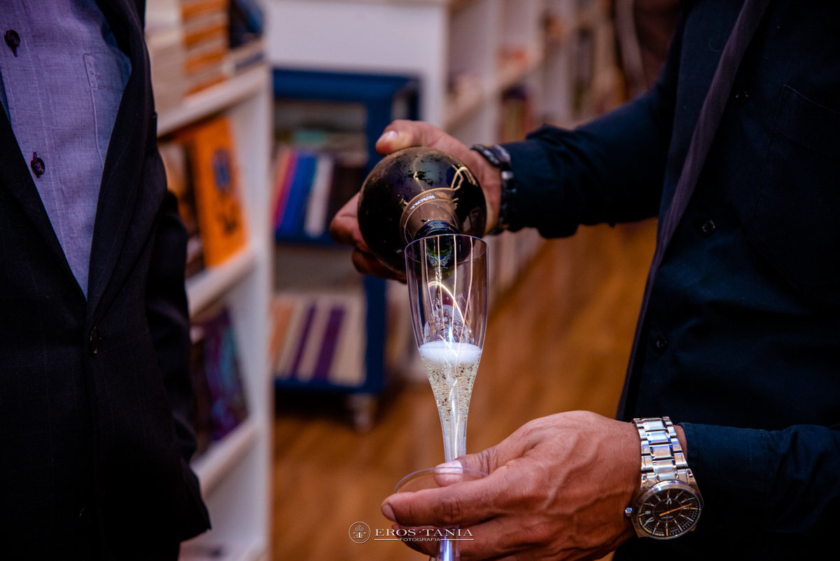 fotografia de lançamento de liivro