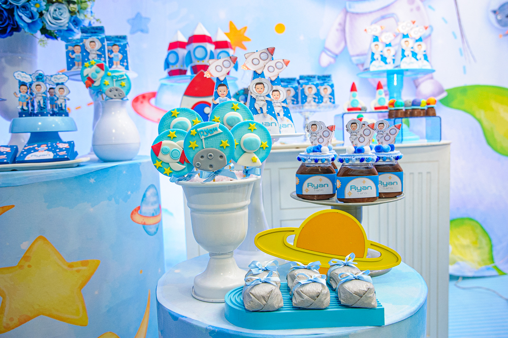 fotografia-afetiva-carol-salermo-fotografa-rj-fotos-rio-de-janeiro-turma-da-kali-iraja-zona-norte-astronauta-menino-1ano-detalhes