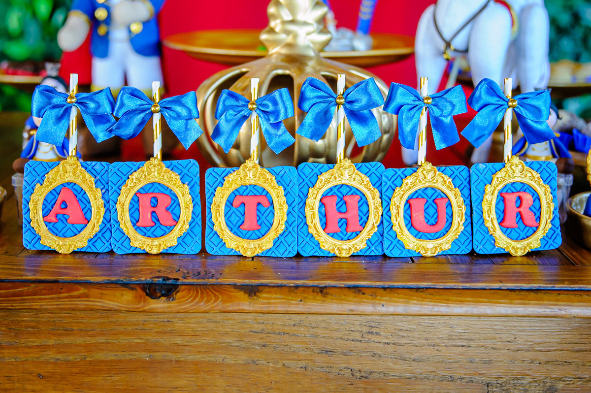 carol-salermo-fotografia-afetiva-fotografia-lifestyle-fotografia-rio-de-janeiro-garden-party-rei-arthur-7-anos-coga-vila-militar-campos-dos-afonsos-zona-oeste-acompanhamento-infantil-peguei-no-colo