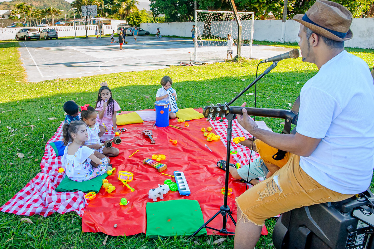 carol-salermo-fotografia-afetiva-fotografia-lifestyle-fotografia-rio-de-janeiro-garden-party-rei-arthur-7-anos-coga-vila-militar-campos-dos-afonsos-zona-oeste-acompanhamento-infantil-peguei-no-colo