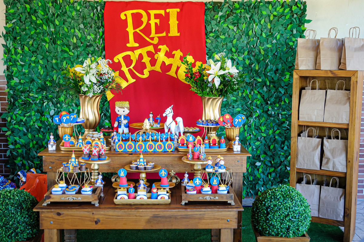 carol-salermo-fotografia-afetiva-fotografia-lifestyle-fotografia-rio-de-janeiro-garden-party-rei-arthur-7-anos-coga-vila-militar-campos-dos-afonsos-zona-oeste-acompanhamento-infantil-peguei-no-colo