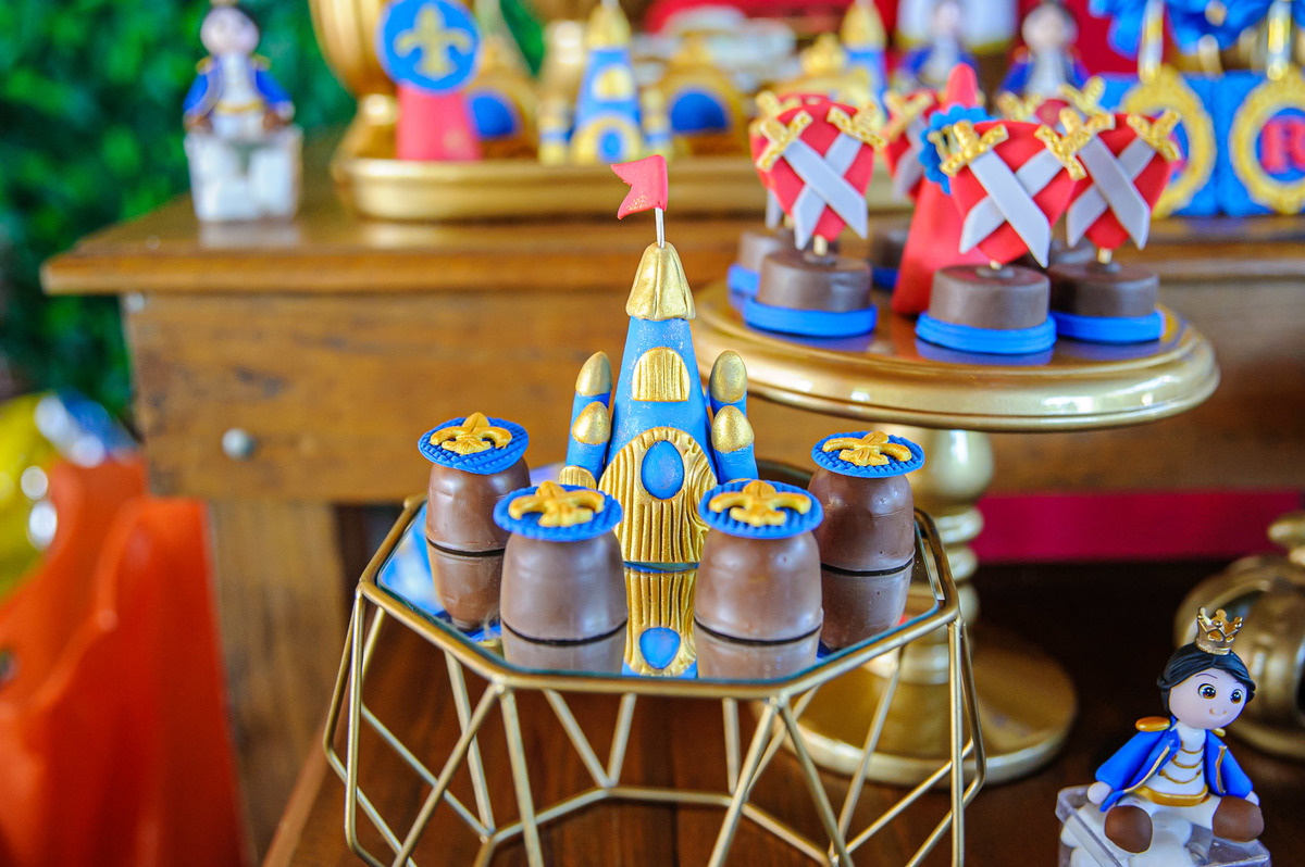 carol-salermo-fotografia-afetiva-fotografia-lifestyle-fotografia-rio-de-janeiro-garden-party-rei-arthur-7-anos-coga-vila-militar-campos-dos-afonsos-zona-oeste-acompanhamento-infantil-peguei-no-colo