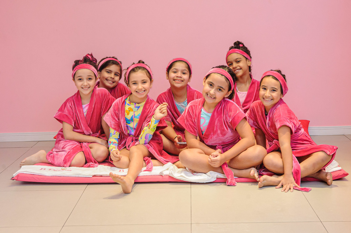carol-salermo-fotografia-afetiva-fotografia-lifestyle-fotografia-rio-de-janeiro-acompanhamento-fotografa-da-familia-fotografa-de-familia-spa-infantil-festa-das-meninas-mocinhas-pre-adolescentes-espaco-bdreams-shopping-via-brasil-iraja-zona-norte