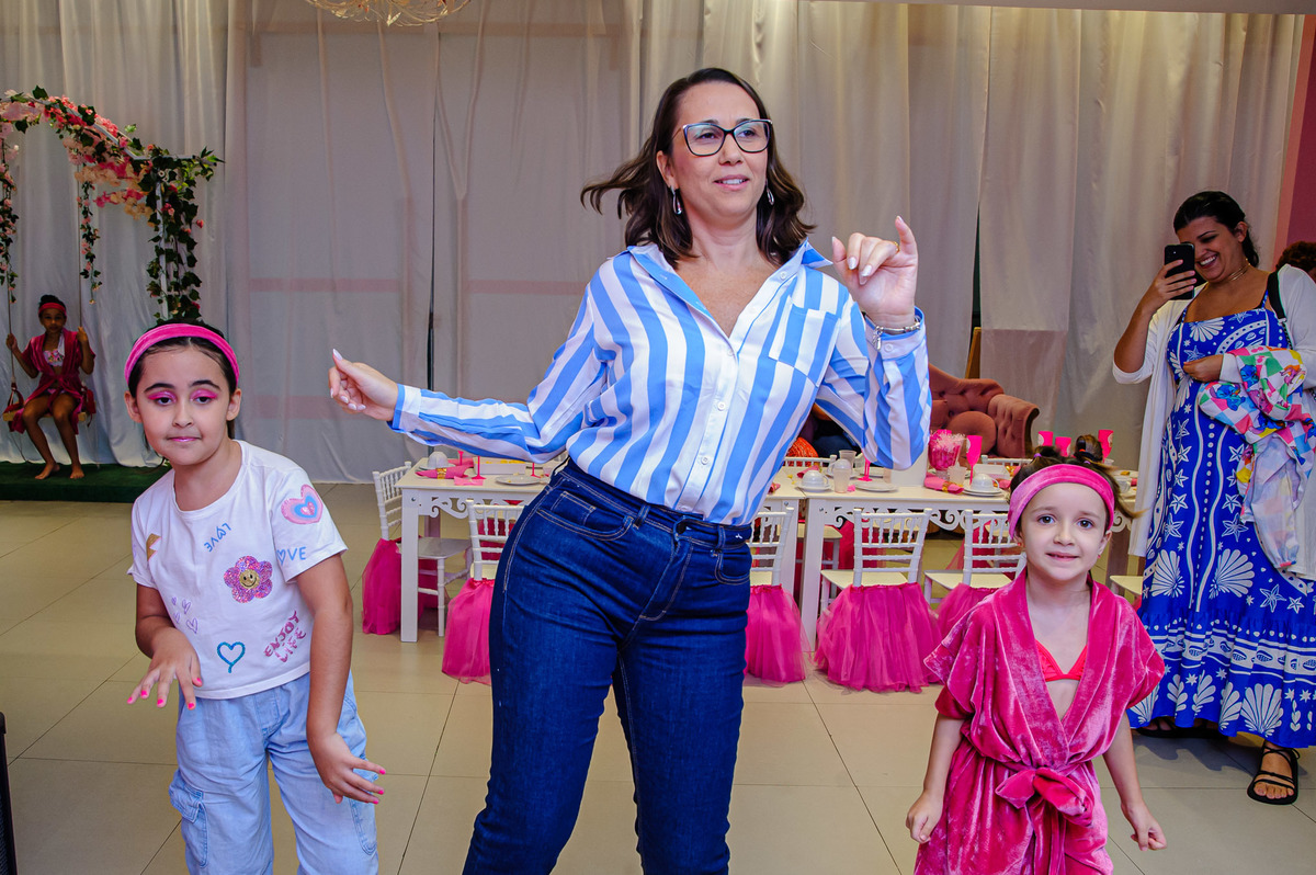 carol-salermo-fotografia-afetiva-fotografia-lifestyle-fotografia-rio-de-janeiro-acompanhamento-fotografa-da-familia-fotografa-de-familia-spa-infantil-festa-das-meninas-mocinhas-pre-adolescentes-espaco-bdreams-shopping-via-brasil-iraja-zona-norte