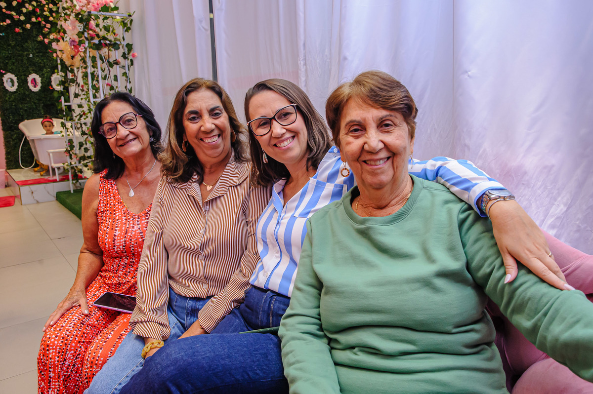 carol-salermo-fotografia-afetiva-fotografia-lifestyle-fotografia-rio-de-janeiro-acompanhamento-fotografa-da-familia-fotografa-de-familia-spa-infantil-festa-das-meninas-mocinhas-pre-adolescentes-espaco-bdreams-shopping-via-brasil-iraja-zona-norte