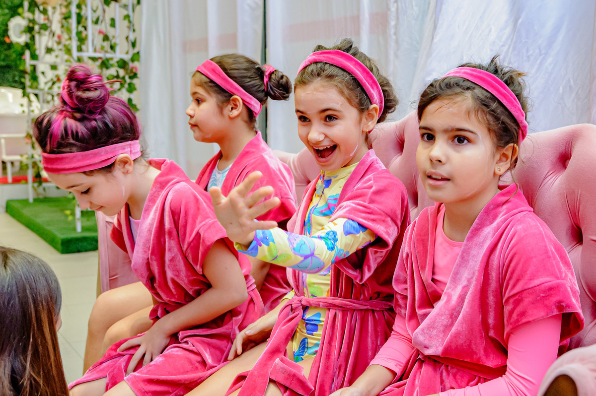 carol-salermo-fotografia-afetiva-fotografia-lifestyle-fotografia-rio-de-janeiro-acompanhamento-fotografa-da-familia-fotografa-de-familia-spa-infantil-festa-das-meninas-mocinhas-pre-adolescentes-espaco-bdreams-shopping-via-brasil-iraja-zona-norte