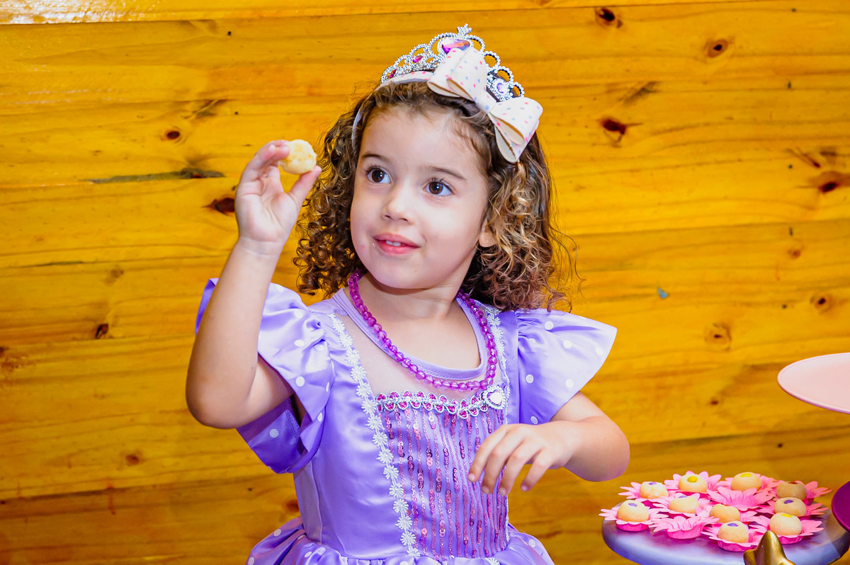 carol-salermo-fotografia-afetiva-fotografia-lifestyle-fotografia-rio-de-janeiro-princesa-sofia-sophia-4-anos-salao-alegria-de-viver-taquara-zona-oeste-fotografa-da-familia