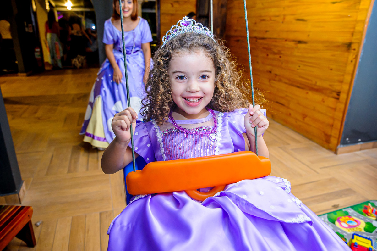 carol-salermo-fotografia-afetiva-fotografia-lifestyle-fotografia-rio-de-janeiro-princesa-sofia-sophia-4-anos-salao-alegria-de-viver-taquara-zona-oeste-fotografa-da-familia