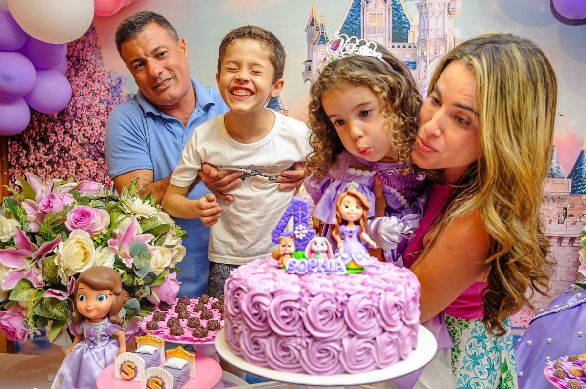 carol-salermo-fotografia-afetiva-fotografia-lifestyle-fotografia-rio-de-janeiro-princesa-sofia-sophia-4-anos-salao-alegria-de-viver-taquara-zona-oeste-fotografa-da-familia