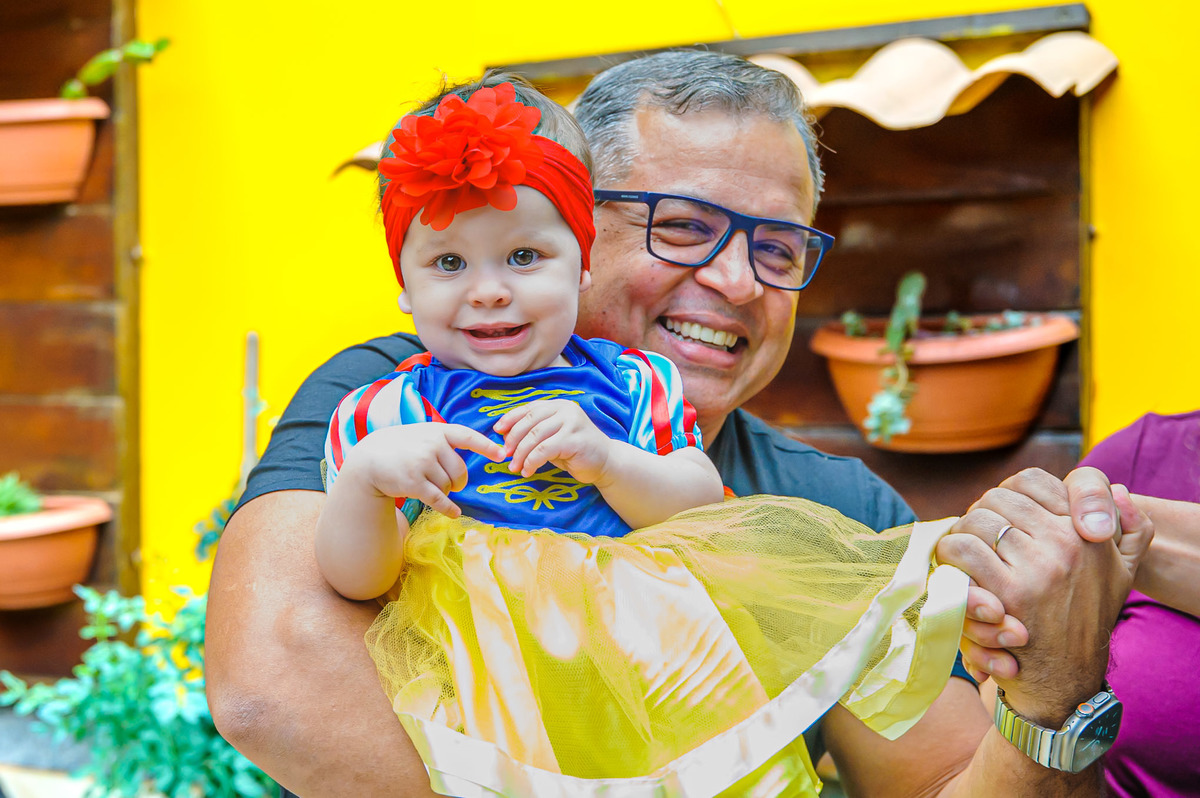 carol-salermo-fotografia-afetiva-fotografia-lifestyle-fotografia-rio-de-janeiro-branca-de-neve-diana-casa-em-casa-garden-party-festa-caseira-inseminação-primeira-festa-ilha-do-governador-jardim-guanabara-zona-norte