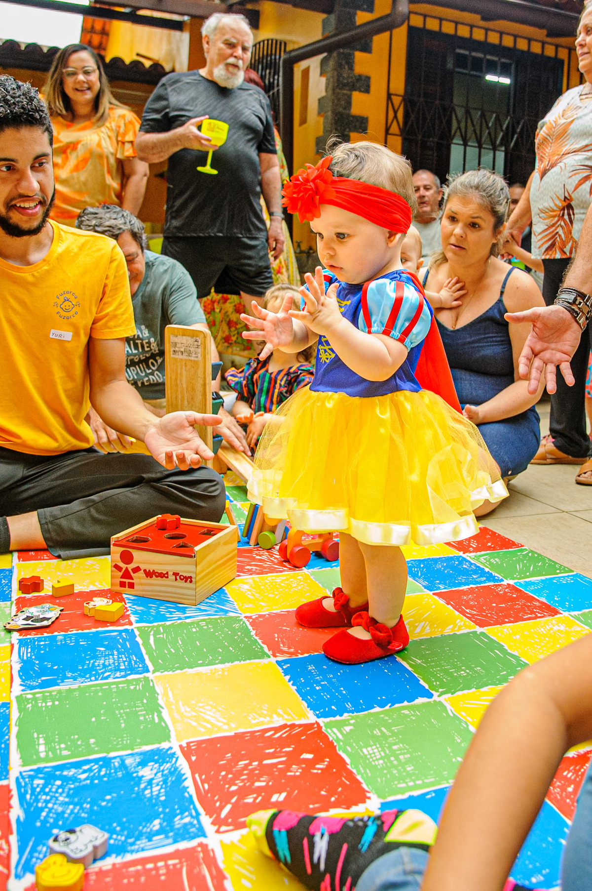 carol-salermo-fotografia-afetiva-fotografia-lifestyle-fotografia-rio-de-janeiro-branca-de-neve-diana-casa-em-casa-garden-party-festa-caseira-inseminação-primeira-festa-ilha-do-governador-jardim-guanabara-zona-norte-musicalizacao