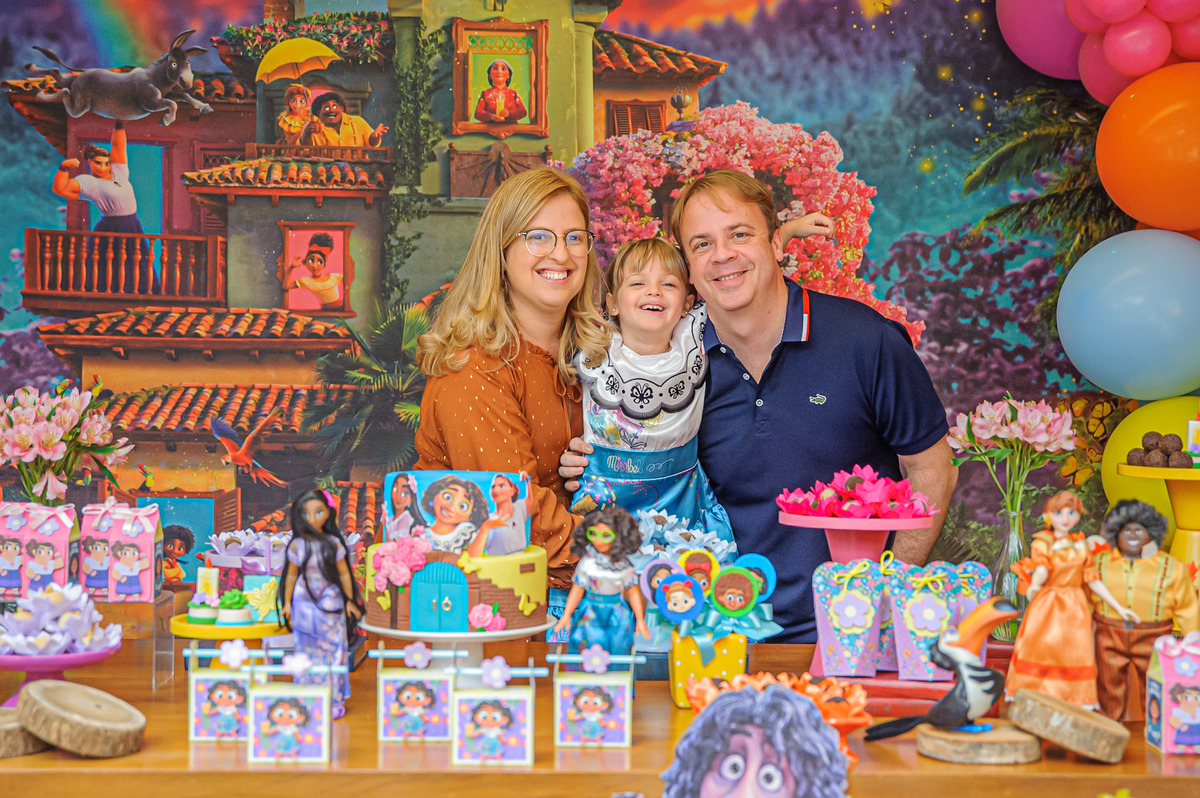 carol-salermo-fotografia-afetiva-fotografia-lifestyle-fotografia-rio-de-janeiro-quintal-aventura-botafoga-zona-sul-encanto-maria-carolina-5-anos-crianca-feliz-alegria-serelepimpao-animacao-tio-beto-animacao