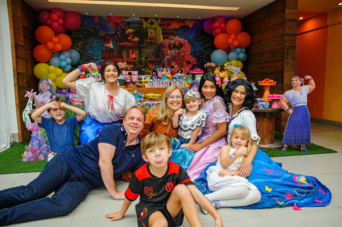 carol-salermo-fotografia-afetiva-fotografia-lifestyle-fotografia-rio-de-janeiro-quintal-aventura-botafoga-zona-sul-encanto-maria-carolina-5-anos-crianca-feliz-alegria-serelepimpao-animacao-tio-beto-animacao