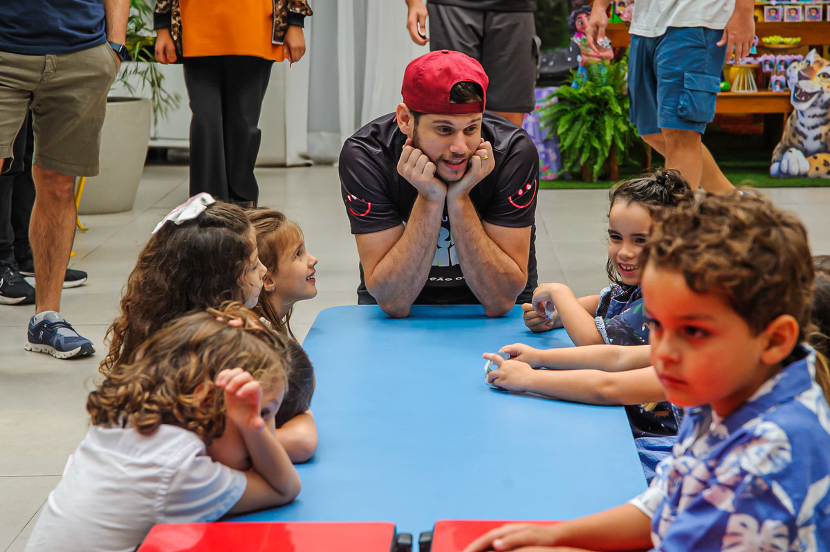 carol-salermo-fotografia-afetiva-fotografia-lifestyle-fotografia-rio-de-janeiro-quintal-aventura-botafoga-zona-sul-encanto-maria-carolina-5-anos-crianca-feliz-alegria-serelepimpao-animacao-tio-beto-animacao