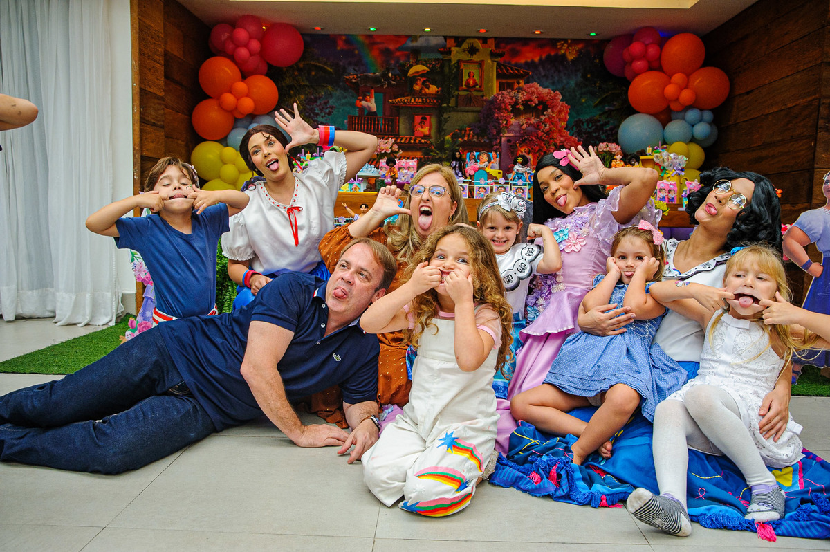 carol-salermo-fotografia-afetiva-fotografia-lifestyle-fotografia-rio-de-janeiro-quintal-aventura-botafoga-zona-sul-encanto-maria-carolina-5-anos-crianca-feliz-alegria-serelepimpao-animacao-tio-beto-animacao