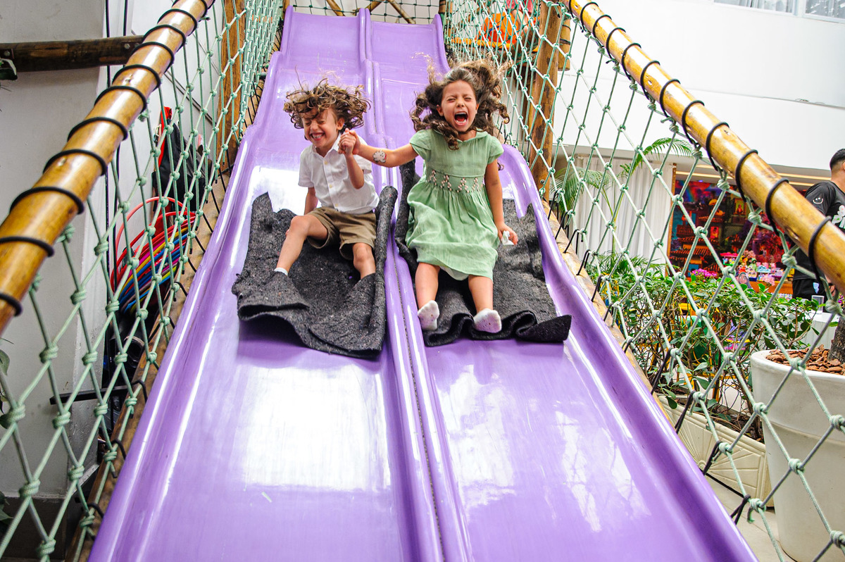 carol-salermo-fotografia-afetiva-fotografia-lifestyle-fotografia-rio-de-janeiro-quintal-aventura-botafoga-zona-sul-encanto-maria-carolina-5-anos-crianca-feliz-alegria-serelepimpao-animacao-tio-beto-animacao
