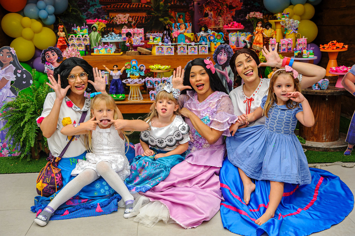 carol-salermo-fotografia-afetiva-fotografia-lifestyle-fotografia-rio-de-janeiro-quintal-aventura-botafoga-zona-sul-encanto-maria-carolina-5-anos-crianca-feliz-alegria-serelepimpao-animacao-tio-beto-animacao