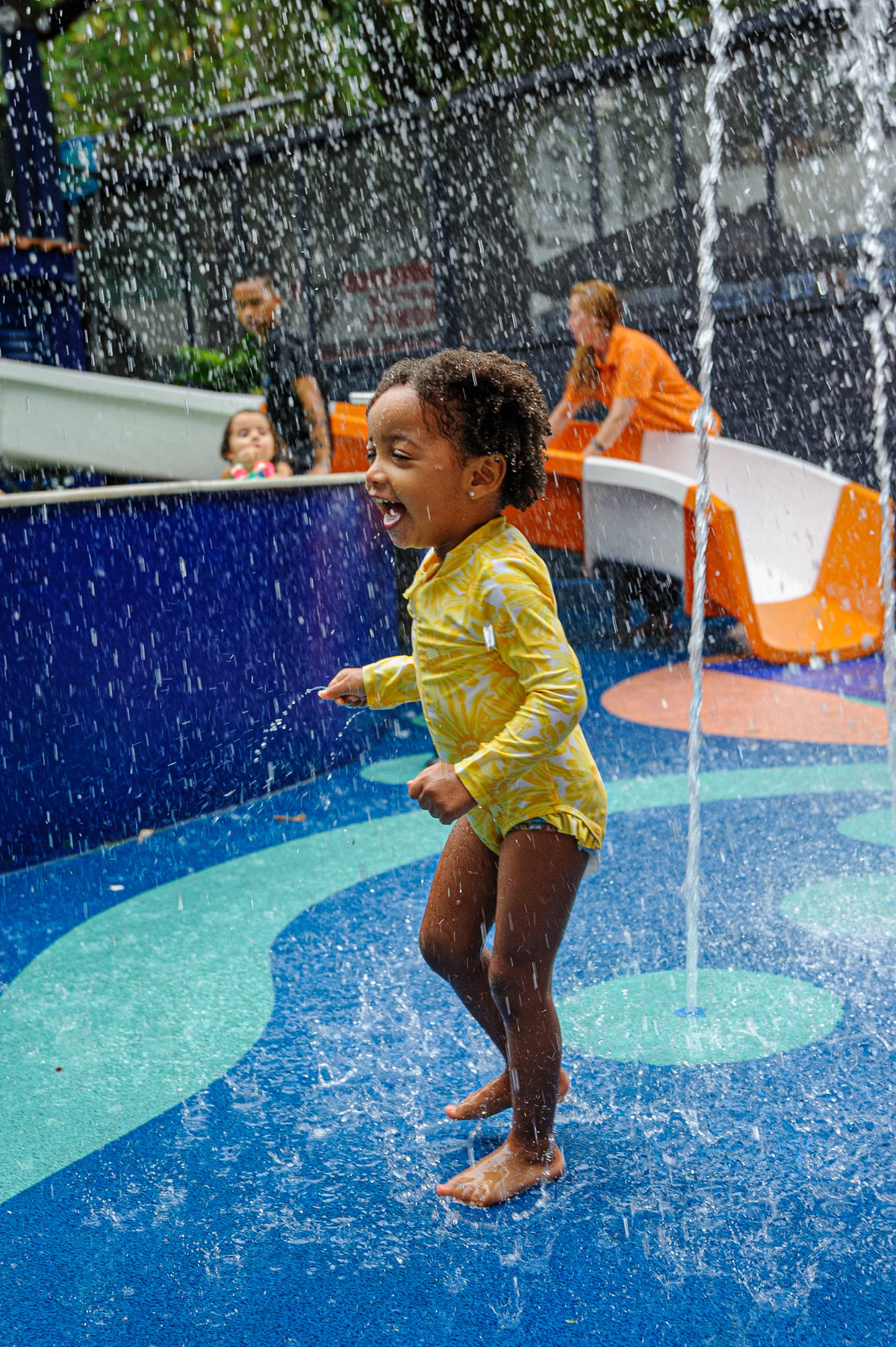 carol-salermo-fotografia-afetiva-fotografia-lifestyle-fotografia-rio-de-janeiro-quintal-aventura-botafoga-zona-sul-encanto-maria-carolina-5-anos-crianca-feliz-alegria-serelepimpao-animacao-tio-beto-animacao