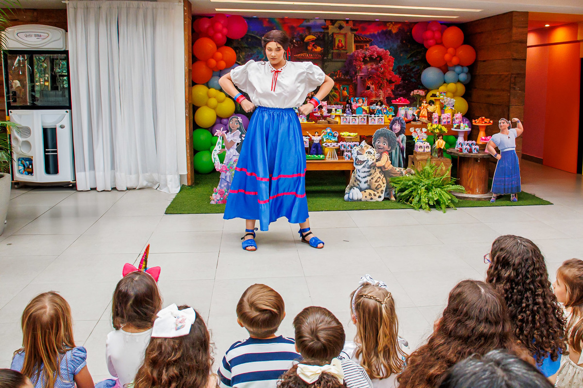 carol-salermo-fotografia-afetiva-fotografia-lifestyle-fotografia-rio-de-janeiro-quintal-aventura-botafoga-zona-sul-encanto-maria-carolina-5-anos-crianca-feliz-alegria-serelepimpao-animacao-tio-beto-animacao