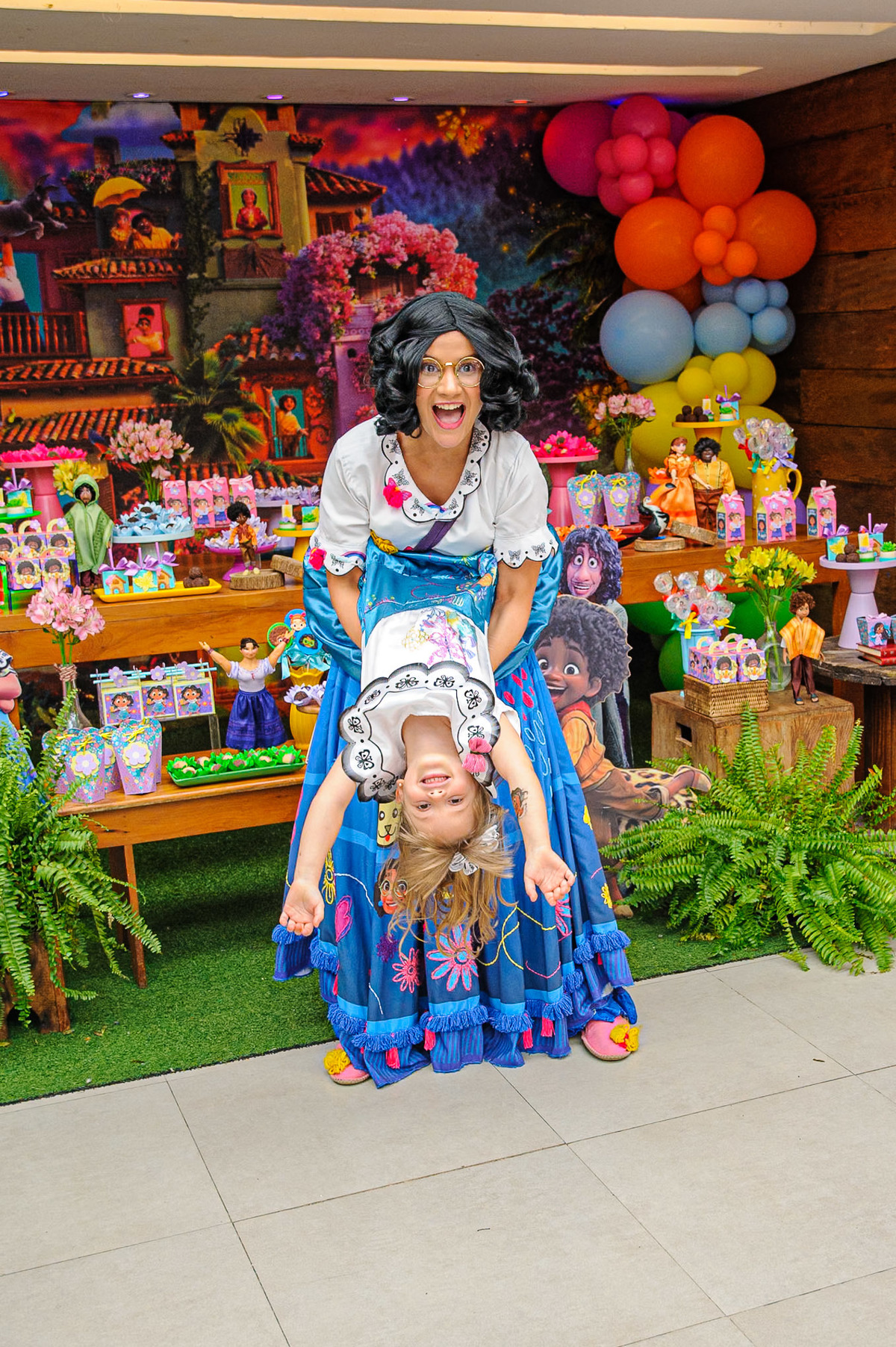 carol-salermo-fotografia-afetiva-fotografia-lifestyle-fotografia-rio-de-janeiro-quintal-aventura-botafoga-zona-sul-encanto-maria-carolina-5-anos-crianca-feliz-alegria-serelepimpao-animacao-tio-beto-animacao