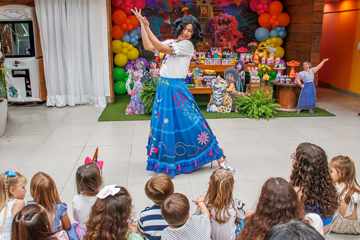 carol-salermo-fotografia-afetiva-fotografia-lifestyle-fotografia-rio-de-janeiro-quintal-aventura-botafoga-zona-sul-encanto-maria-carolina-5-anos-crianca-feliz-alegria-serelepimpao-animacao-tio-beto-animacao