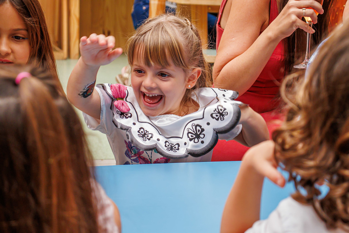 carol-salermo-fotografia-afetiva-fotografia-lifestyle-fotografia-rio-de-janeiro-quintal-aventura-botafoga-zona-sul-encanto-maria-carolina-5-anos-crianca-feliz-alegria-serelepimpao-animacao-tio-beto-animacao