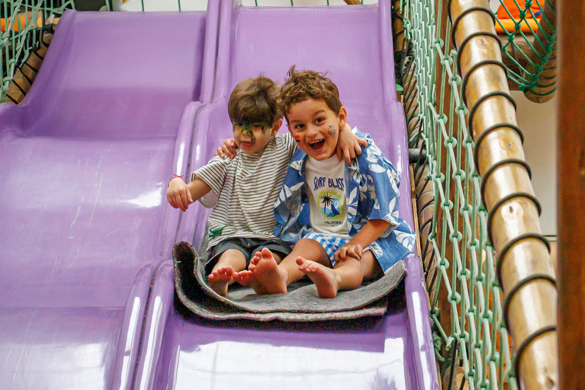 carol-salermo-fotografia-afetiva-fotografia-lifestyle-fotografia-rio-de-janeiro-quintal-aventura-botafoga-zona-sul-encanto-maria-carolina-5-anos-crianca-feliz-alegria-serelepimpao-animacao-tio-beto-animacao