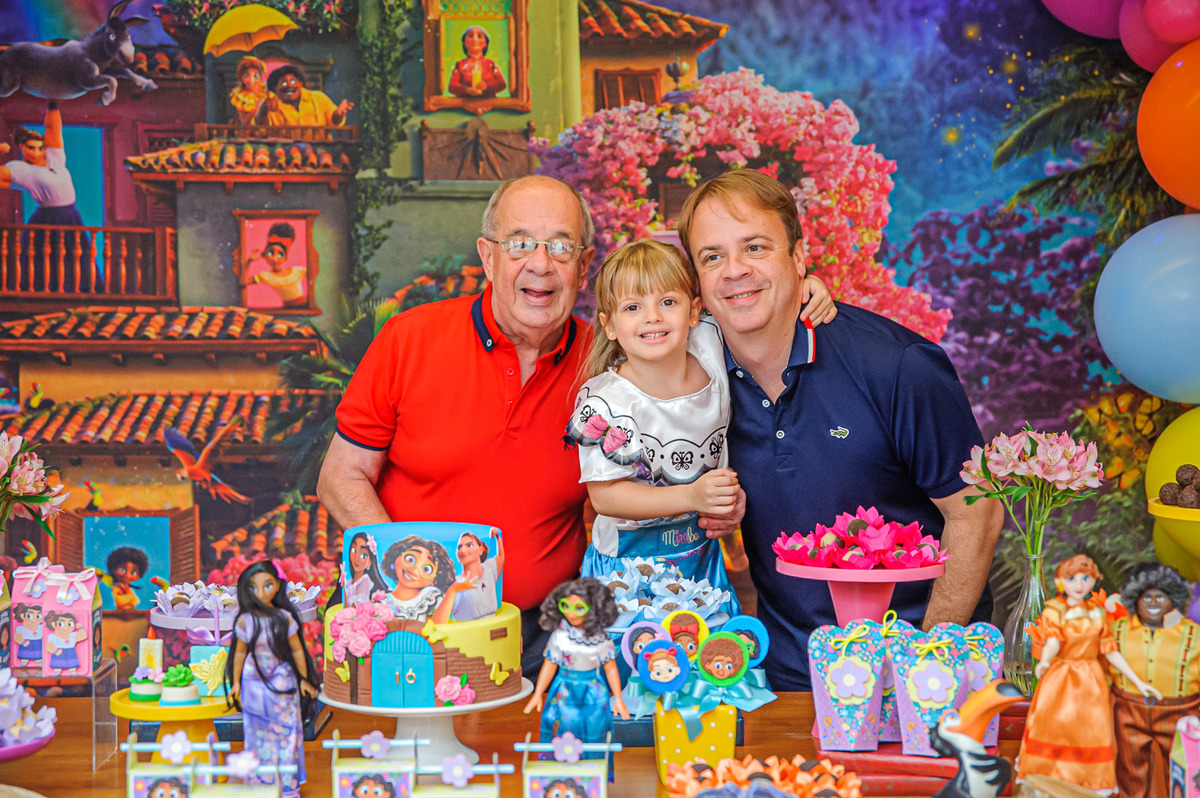 carol-salermo-fotografia-afetiva-fotografia-lifestyle-fotografia-rio-de-janeiro-quintal-aventura-botafoga-zona-sul-encanto-maria-carolina-5-anos-crianca-feliz-alegria-serelepimpao-animacao-tio-beto-animacao