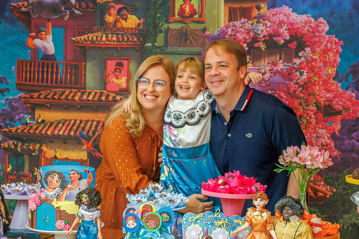 carol-salermo-fotografia-afetiva-fotografia-lifestyle-fotografia-rio-de-janeiro-quintal-aventura-botafoga-zona-sul-encanto-maria-carolina-5-anos-crianca-feliz-alegria-serelepimpao-animacao-tio-beto-animacao