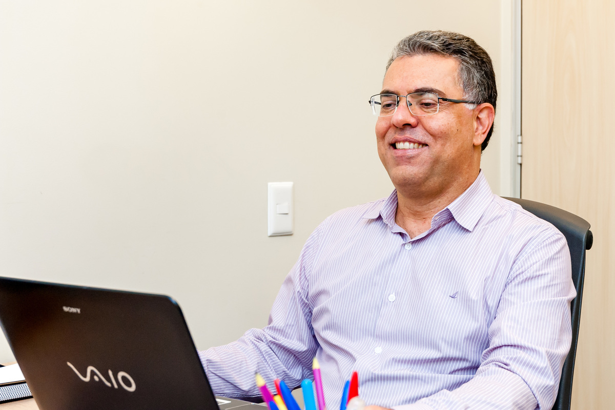 carol-salermo-fotografia-afetiva-fotografia-lifestyle-fotografia-rio-de-janeiro-fotografia-corporativa-ensaio-de-marca-profissional-centro-rio-de-janeiro-cafeteria-espaço-coworking-corretores-de-imoveis-isabela-marcio