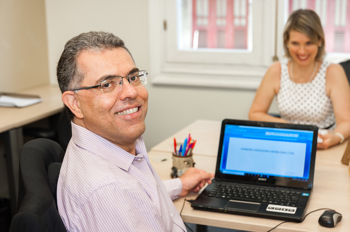 carol-salermo-fotografia-afetiva-fotografia-lifestyle-fotografia-rio-de-janeiro-fotografia-corporativa-ensaio-de-marca-profissional-centro-rio-de-janeiro-cafeteria-espaço-coworking-corretores-de-imoveis-isabela-marcio