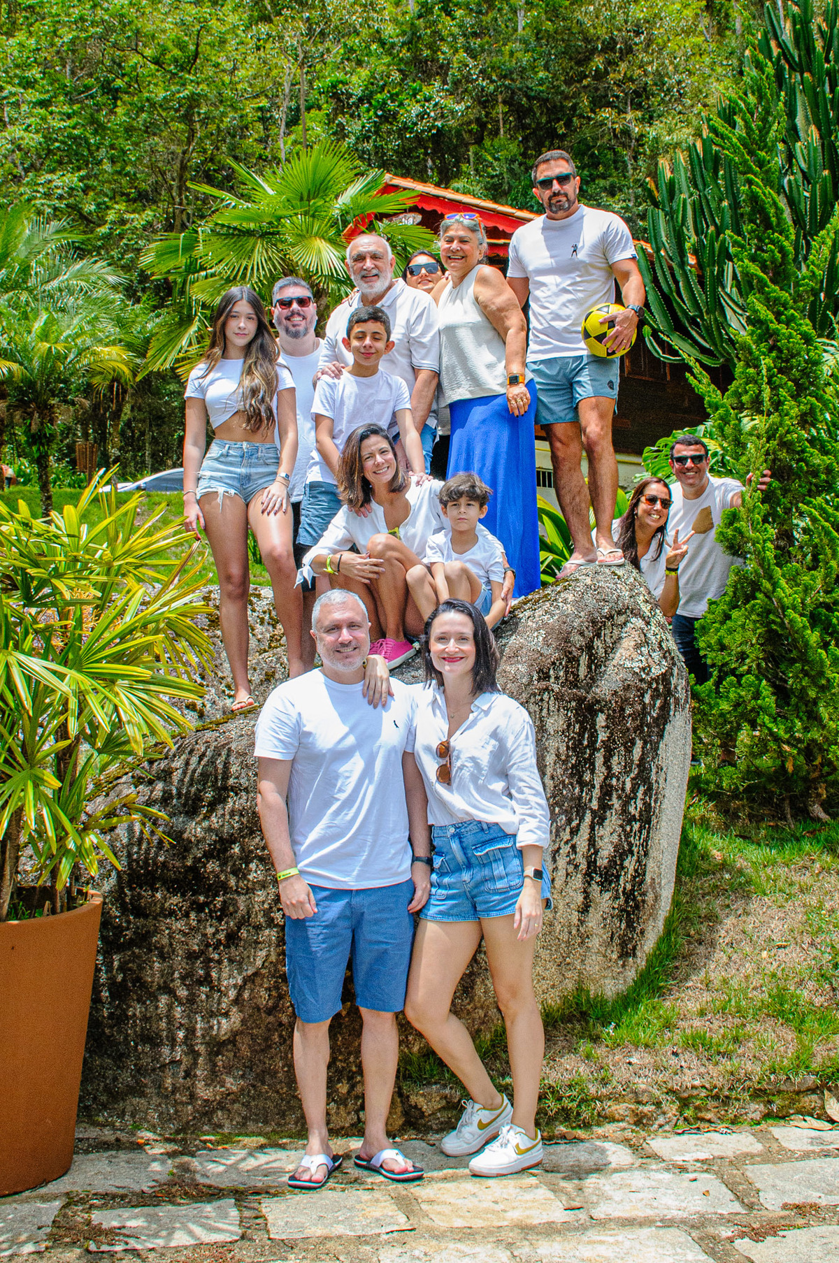 carol-salermo-fotografia-afetiva-fotografia-lifestyle-fotografia-rio-de-janeiro-ensaio-de-familia-hotel-vila-verde-nova-friburgo-homenagem-a-vida-avos-filhos-noras-genros-netos-madrinha-cunhadas