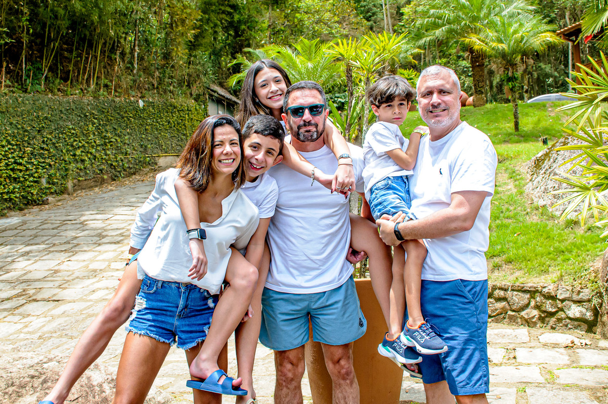 carol-salermo-fotografia-afetiva-fotografia-lifestyle-fotografia-rio-de-janeiro-ensaio-de-familia-hotel-vila-verde-nova-friburgo-homenagem-a-vida-avos-filhos-noras-genros-netos-madrinha-cunhadas