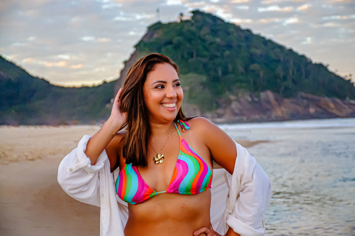 retrate-a-sua-essencia-fotografia-afetiva-lifestyle-ensaio-feminino-nutricionista-externo-praia-do-leme-zona-sul-rio-de-janeiro-emponderamento-feminino-carol-salermo