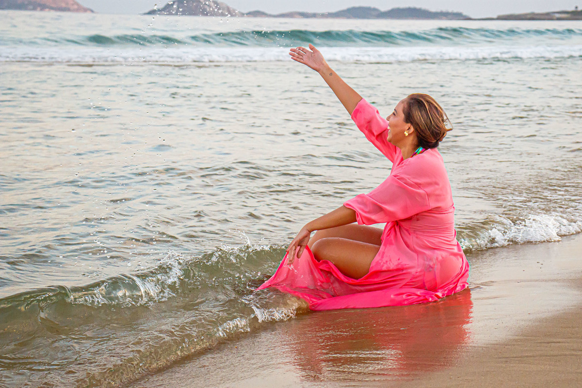 retrate-a-sua-essencia-fotografia-afetiva-lifestyle-ensaio-feminino-nutricionista-externo-praia-do-leme-zona-sul-rio-de-janeiro-emponderamento-feminino-carol-salermo