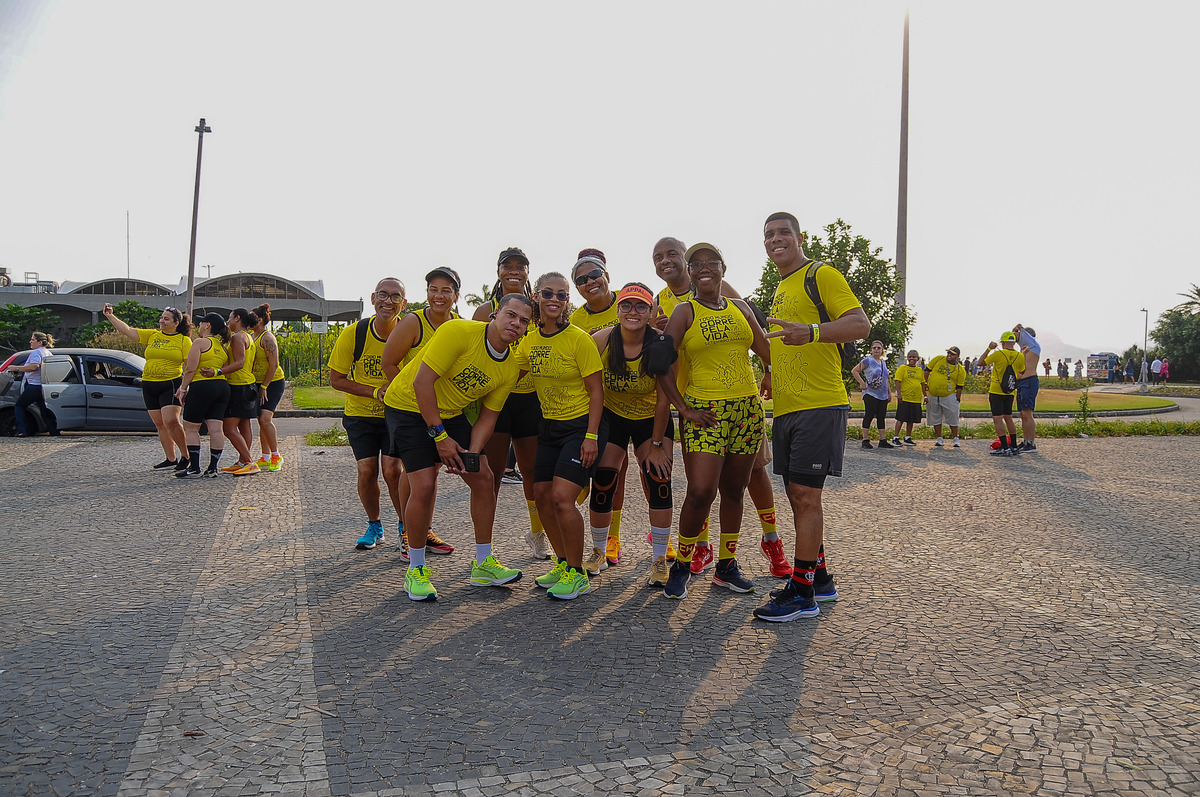 todo-mundo-corre-pela-vida-treinão-confraternizacao-cafe-da-manha-auxilio-psicologico-corrida-de-rua-aterro-do-flamengo-zona-sul-medalha-superação-esforço-vitória-carol-salermo-fotos