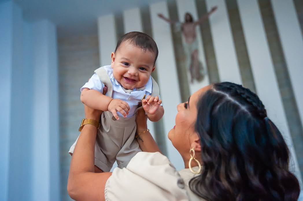 fotografia-afetiva-Batizado-Ryan-fotografia-afetiva-festa-familia-batismo-igreja-catolica-são-rafael-zona-norte-rio-de-janeiro-carol-salermo-fotos